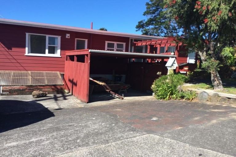 Photo of property in 6 Kia Ora Road, Beach Haven, Auckland, 0626