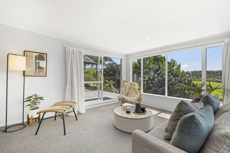Photo of property in 14 Tarahanga Street, Northcote, Auckland, 0627