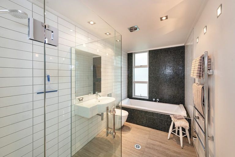 Photo of property in 10 Bridgewater Terrace, Albert Town, Wanaka, 9305