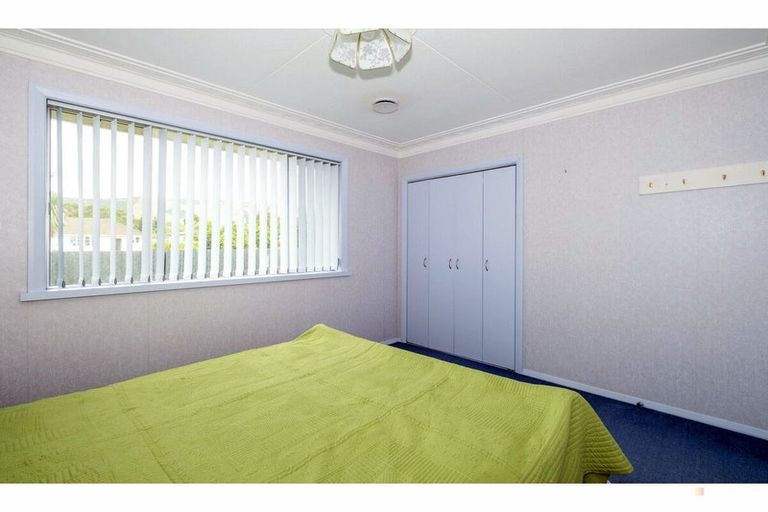 Photo of property in 1 Dixon Street, Waimate, 7924