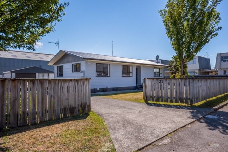 Photo of property in 21 William Booth Grove, Trentham, Upper Hutt, 5018