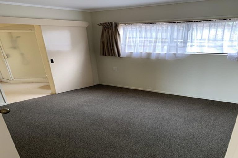Photo of property in 20 Van Dyke Place, West Harbour, Auckland, 0618