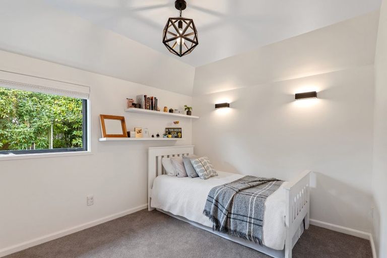 Photo of property in 66 Straven Road, Fendalton, Christchurch, 8014