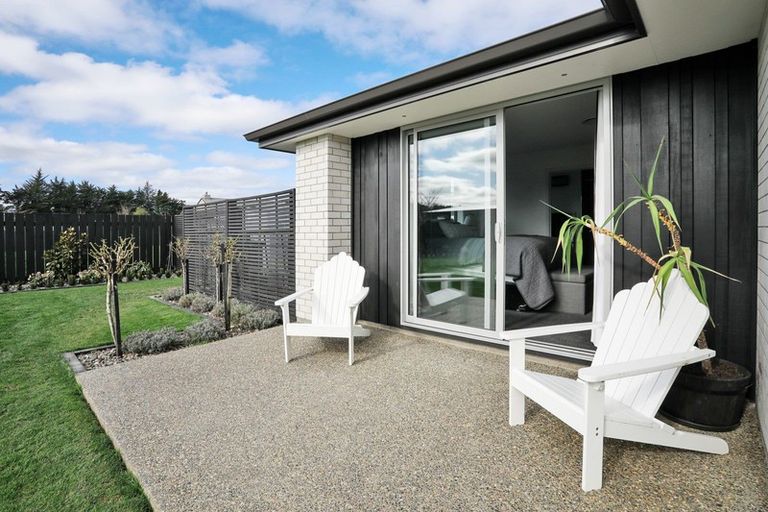 Photo of property in 28 Northside Drive, Waikiwi, Invercargill, 9810