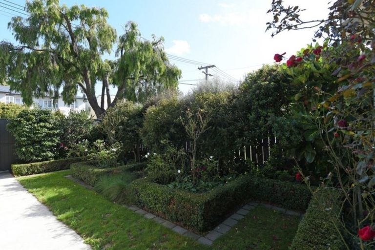 Photo of property in 140 Cuba Street, Petone, Lower Hutt, 5012