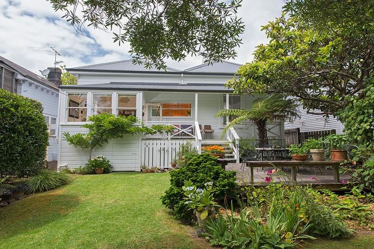 Photo of property in 16 Franklin Road, Freemans Bay, Auckland, 1011