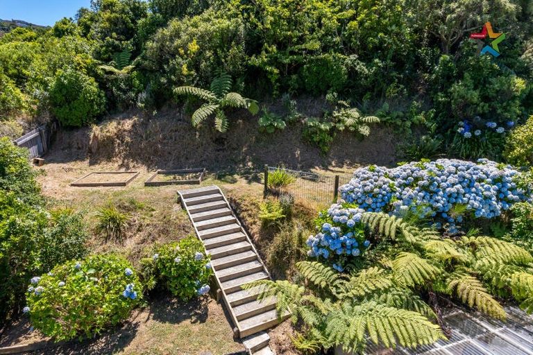 Photo of property in 13 Barberry Grove, Maungaraki, Lower Hutt, 5010