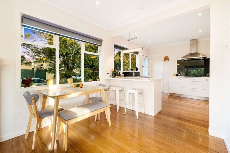 Photo of property in 24b Ribblesdale Road, Henderson, Auckland, 0612