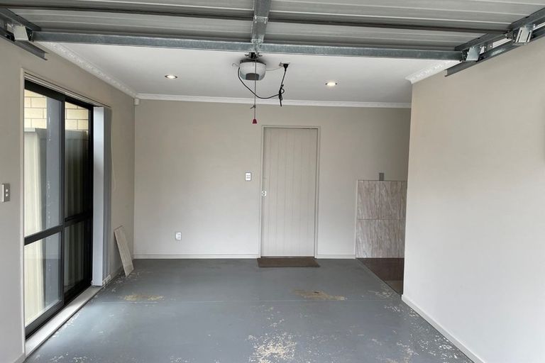 Photo of property in 8a Tawa Crescent, Manurewa, Auckland, 2102