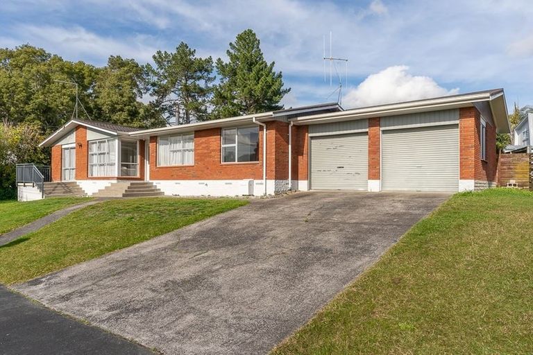 Photo of property in 33 Balfour Crescent, Riverlea, Hamilton, 3216