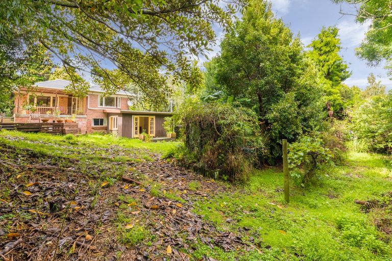 Photo of property in 60 Sylvan Crescent, Te Atatu South, Auckland, 0610