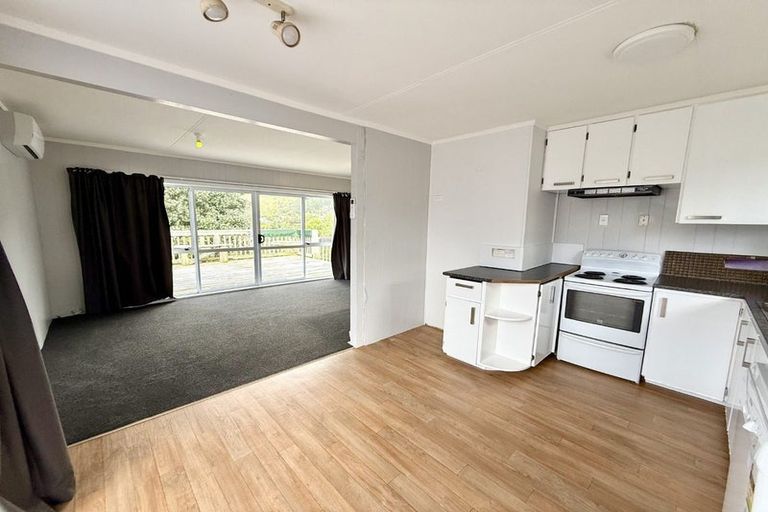 Photo of property in 17 Amundsen Grove, Stokes Valley, Lower Hutt, 5019