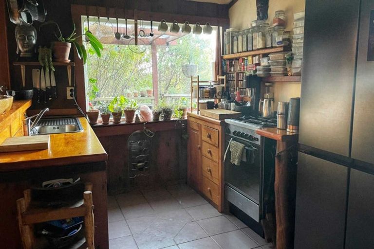 Photo of property in 35 Crescent Road East, Ostend, Waiheke Island, 1081