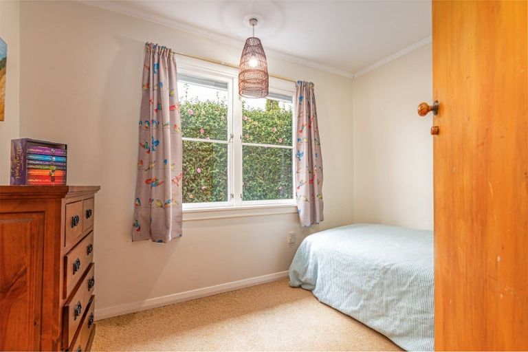 Photo of property in 35 Lincoln Terrace, Hokowhitu, Palmerston North, 4410