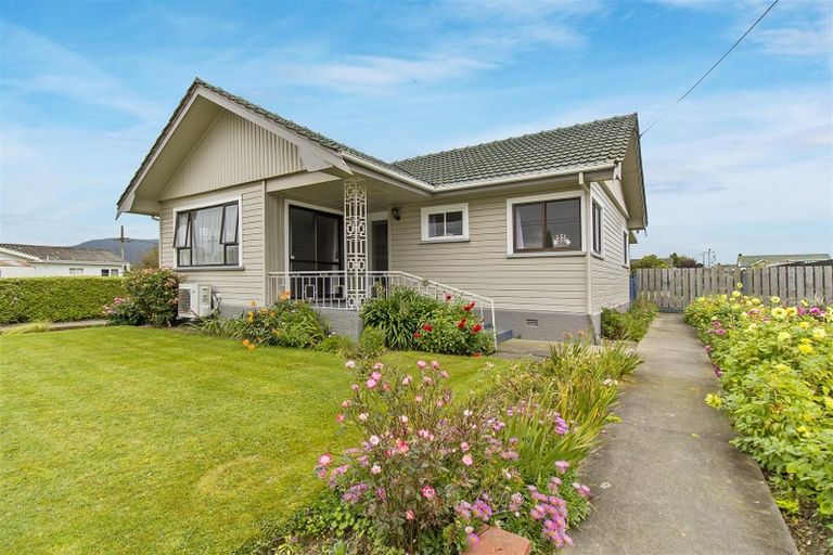 Photo of property in 18 Holmes Street, Waimate, 7924