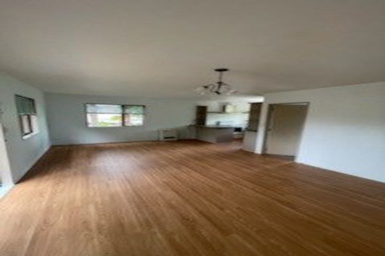 Photo of property in 18 Triangle Road, Massey, Auckland, 0614