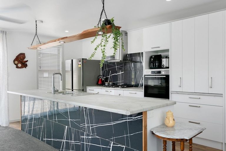 Photo of property in 2 Kohuhu Place, Motuoapa, 3382