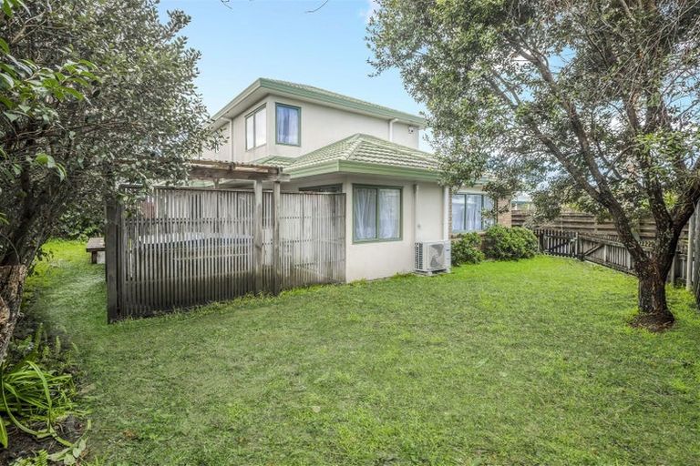 Photo of property in 5a Grimshaw Place, Henderson, Auckland, 0612