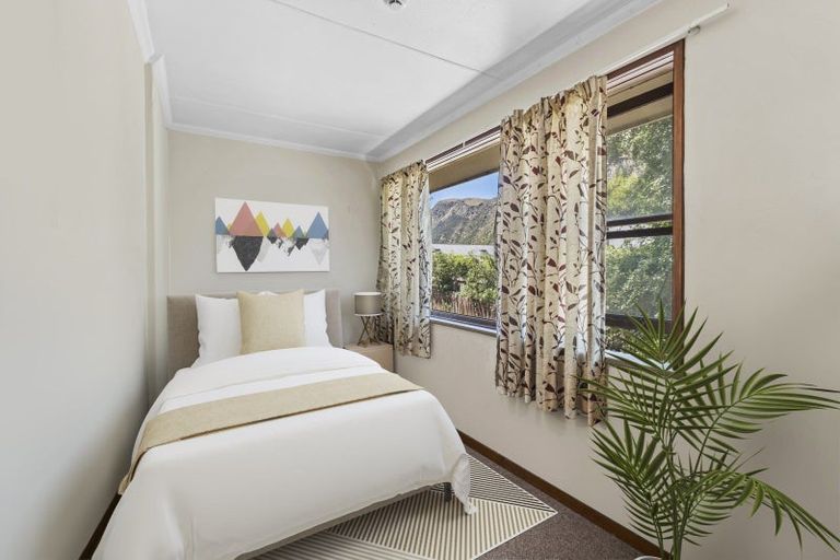 Photo of property in 22 Bowen Street, Queenstown, 9300