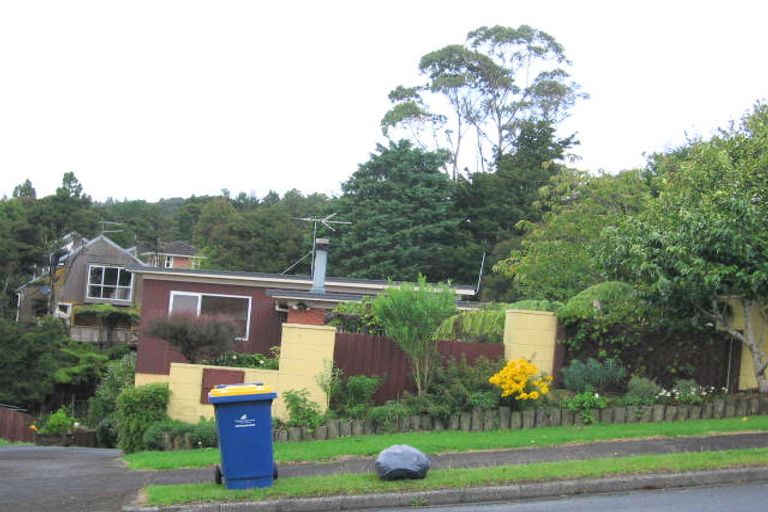 Photo of property in 3 Puketitiro Street, Glen Eden, Auckland, 0602