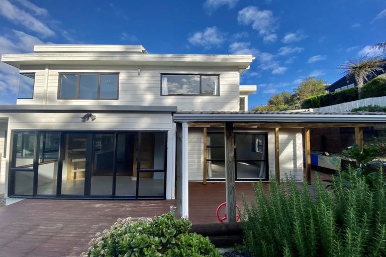 Photo of property in 23a Korotaha Terrace, Rothesay Bay, Auckland, 0630