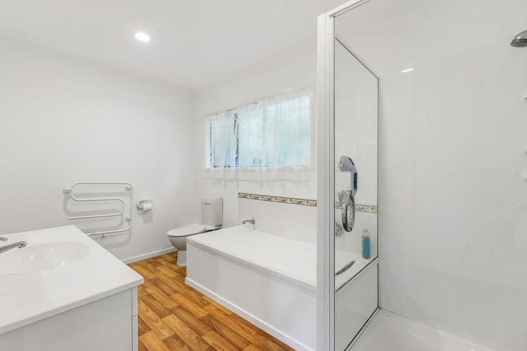 Photo of property in 37 Cochrane Avenue, Arkles Bay, Whangaparaoa, 0932
