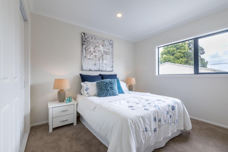 Photo of property in 9 Netherlands Avenue, Kelston, Auckland, 0602