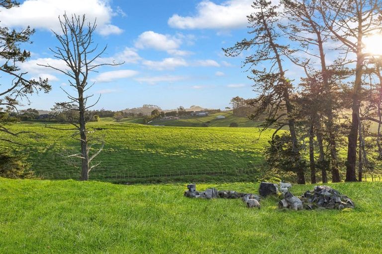 Photo of property in 68 Pomona Road, Kumeu, 0891