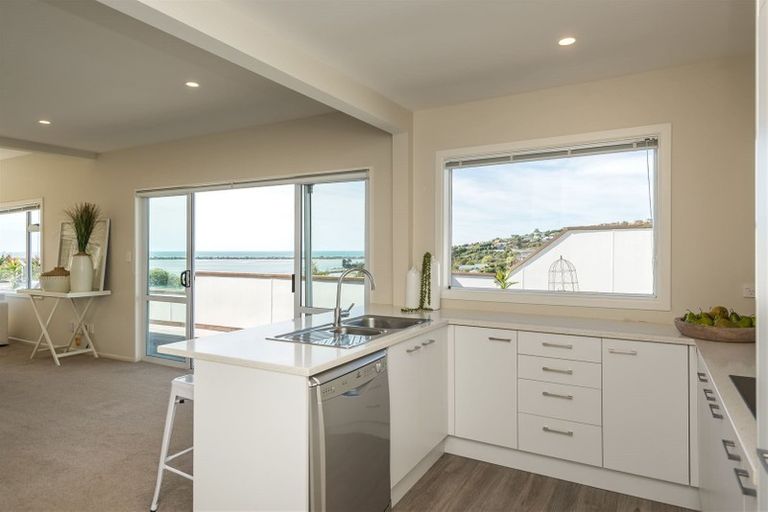 Photo of property in 71 Mount Pleasant Road, Mount Pleasant, Christchurch, 8081