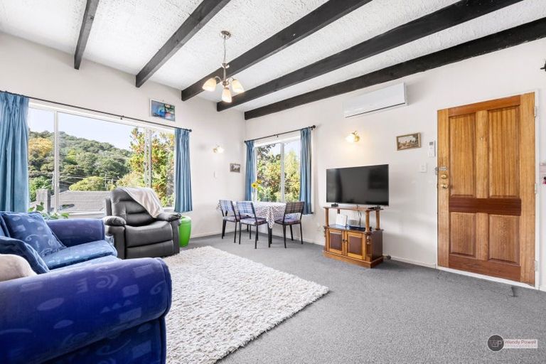 Photo of property in 28 Deller Grove, Silverstream, Upper Hutt, 5019