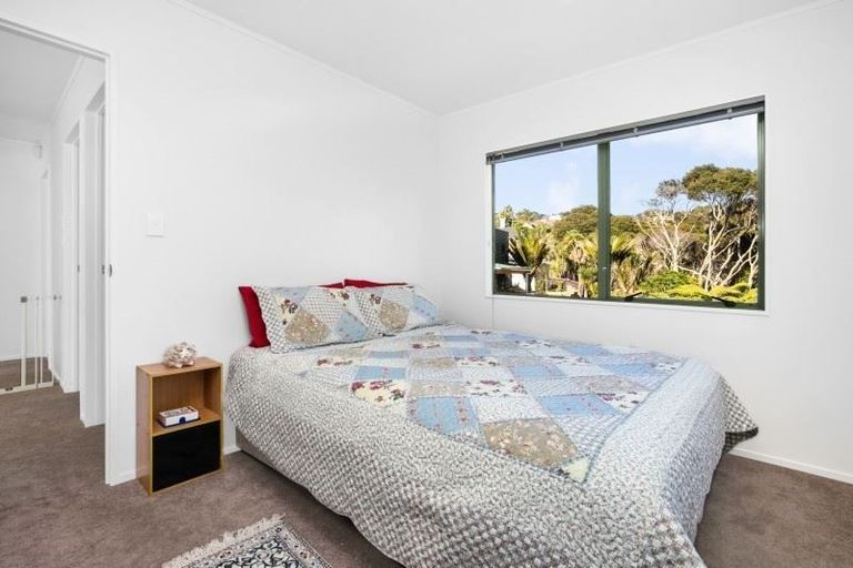 Photo of property in 1/24 Capilano Place, Glenfield, Auckland, 0629