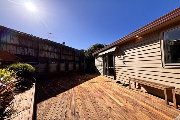 Photo of property in 25 Les Marston Place, Pukekohe, 2120