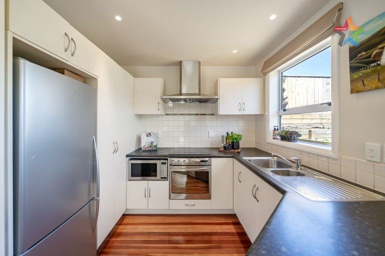 Photo of property in 14 Te Whiti Grove, Korokoro, Lower Hutt, 5012