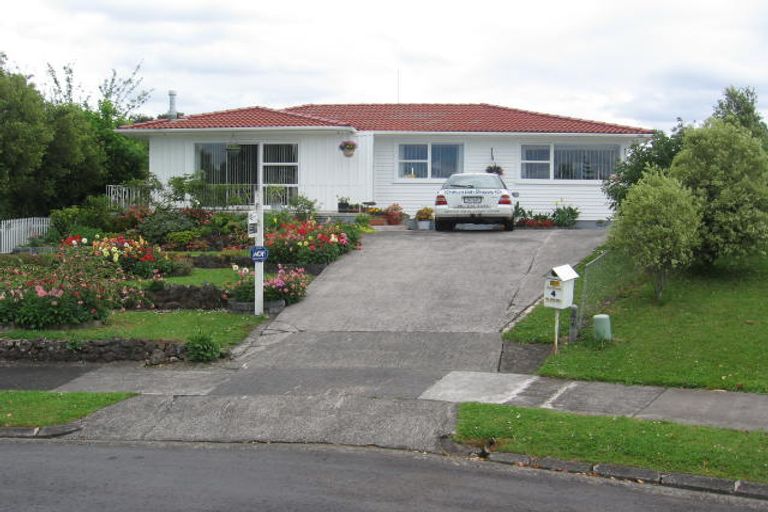 Photo of property in 4 Wanaka Place, Pakuranga Heights, Auckland, 2010