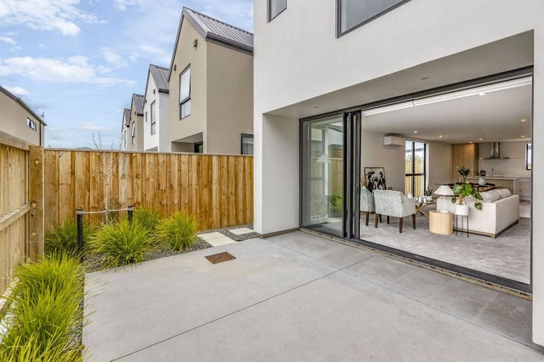 Photo of property in 11/6 Skibbereen Drive, Halswell, Christchurch, 8025