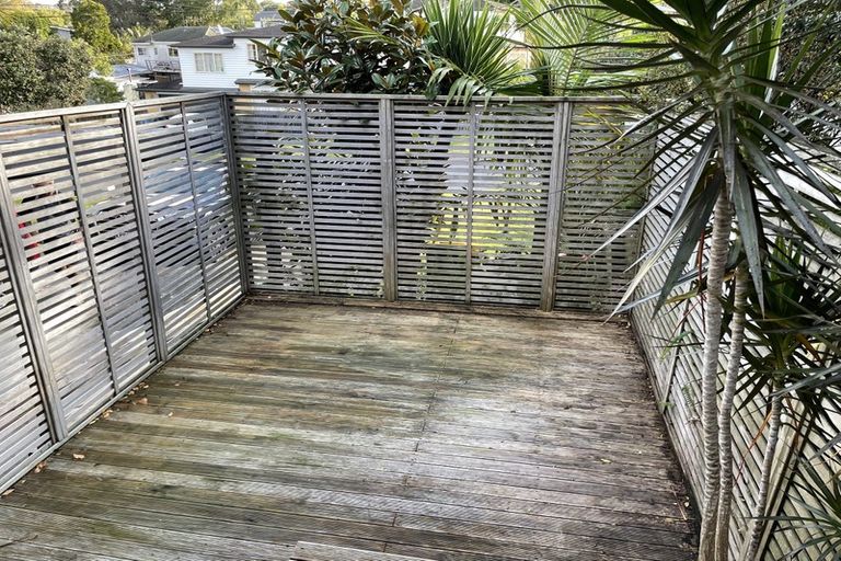 Photo of property in 1/43 Seaton Road, Murrays Bay, Auckland, 0630