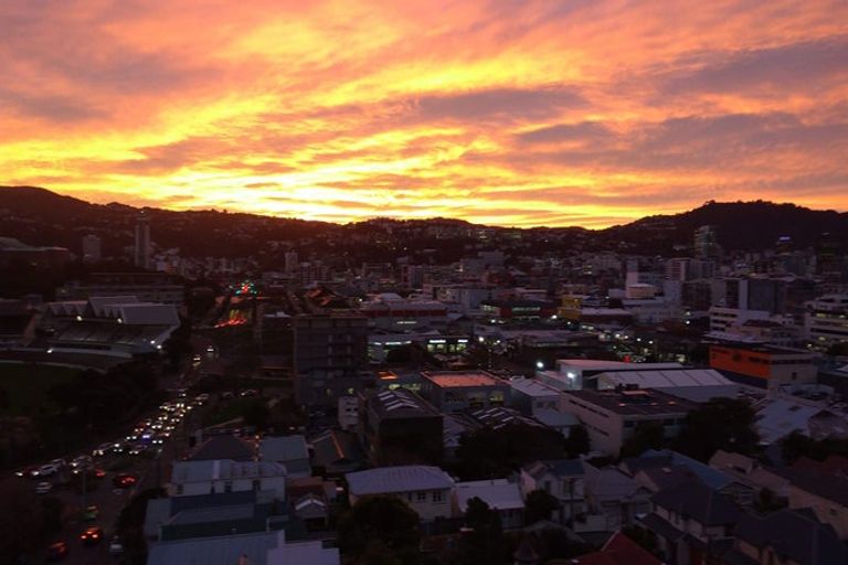 Photo of property in Melksham Towers, 901/131 Brougham Street, Mount Victoria, Wellington, 6011