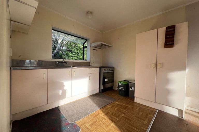 Photo of property in 53 Tiroroa Avenue, Te Atatu South, Auckland, 0610