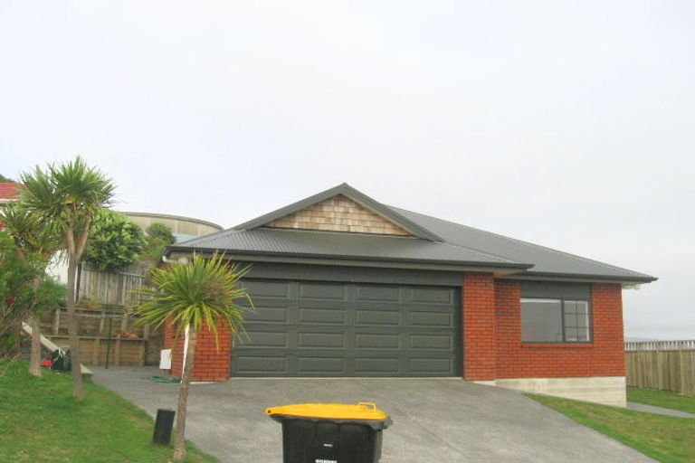 Photo of property in 11 Coventry Close, Ascot Park, Porirua, 5024