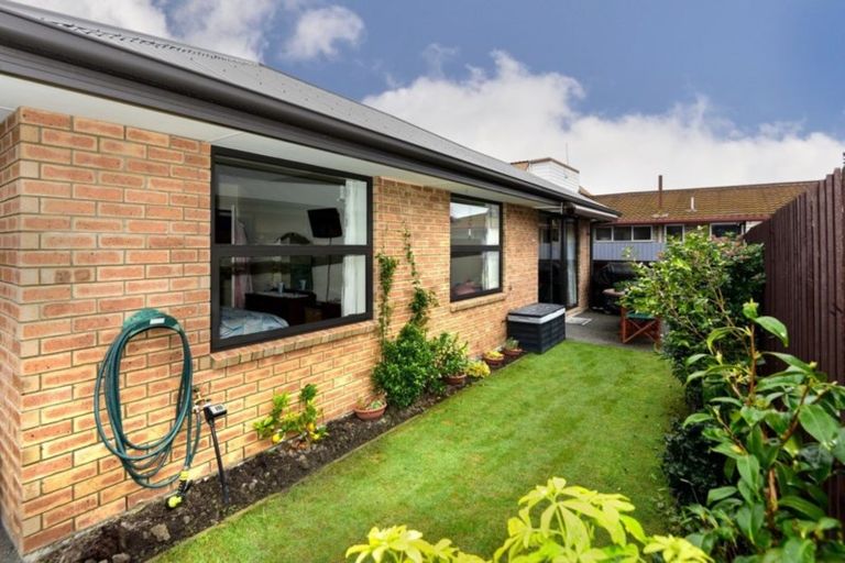 Photo of property in 2/81 Nottingham Avenue, Halswell, Christchurch, 8025