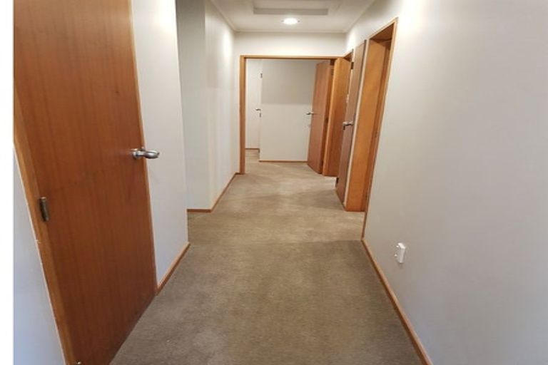 Photo of property in 86 Omapere Street, Whitby, Porirua, 5024