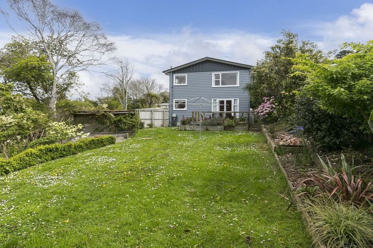 Photo of property in 179 Newlands Road, Newlands, Wellington, 6037