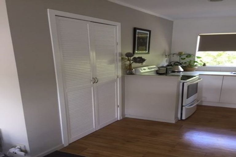 Photo of property in 5 Tern Place, Unsworth Heights, Auckland, 0632