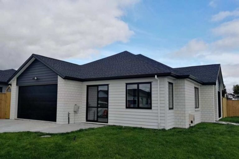 Photo of property in 10 Castlepoint Avenue, Takanini, 2110