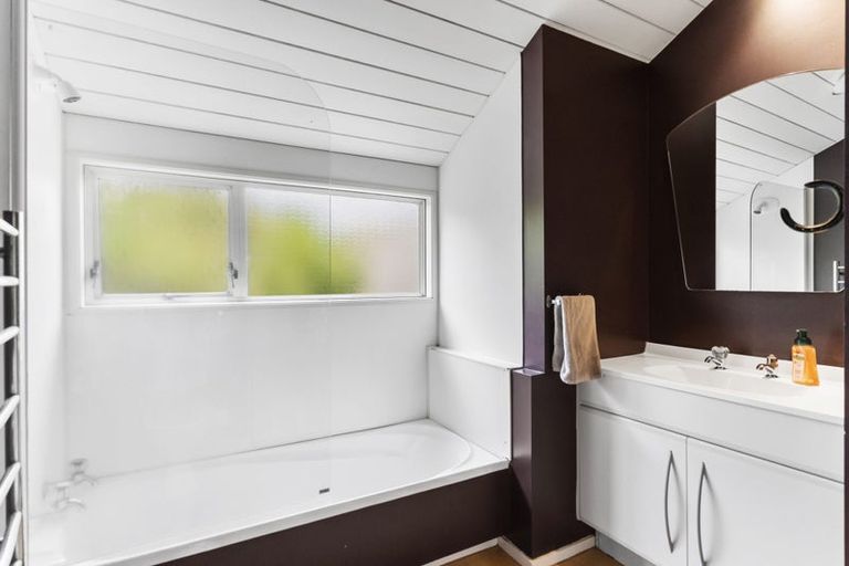 Photo of property in 82 Arran Road, Browns Bay, Auckland, 0630