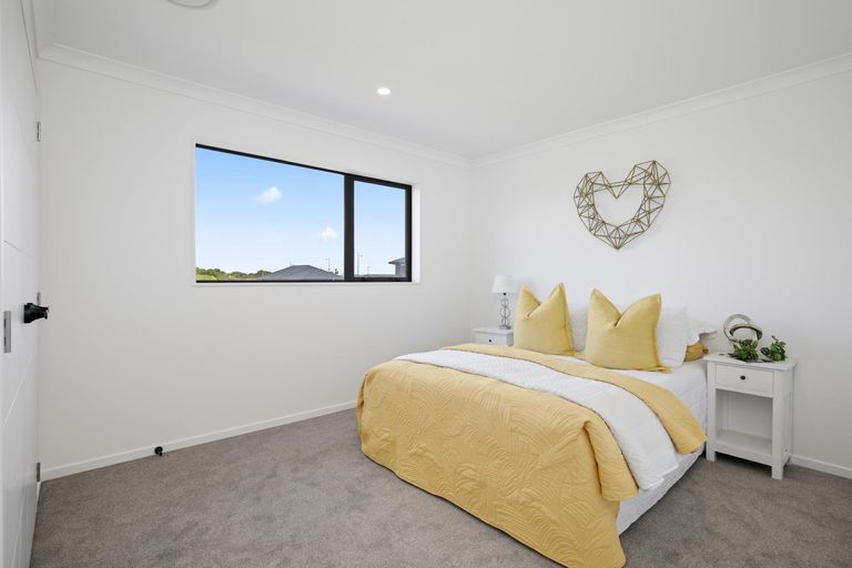 Photo of property in 75 Mutetai Road, Clarks Beach, 2122