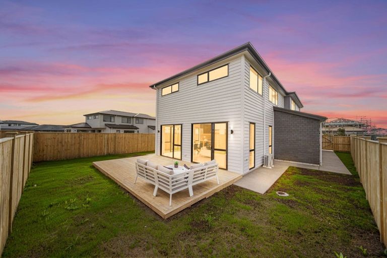 Photo of property in 17 Kaitiaki Drive, Clarks Beach, 2122