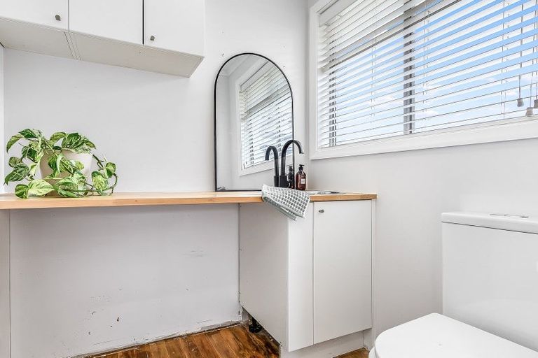 Photo of property in 11 Gerrand Place, Chedworth, Hamilton, 3210