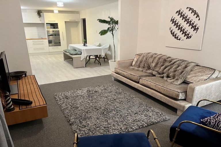 Photo of property in 2/162 Main Road, Redcliffs, Christchurch, 8081