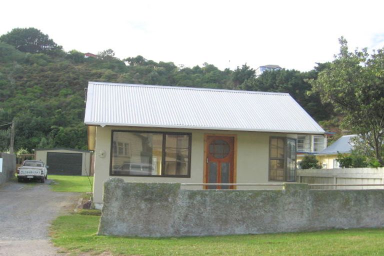 Photo of property in 42 Happy Valley Road, Owhiro Bay, Wellington, 6023
